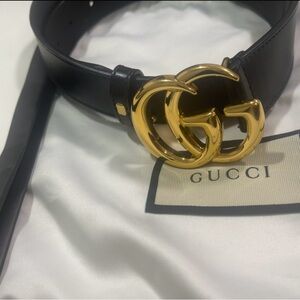 Comes with dust bag.
154 MENS BELTS
1000/75B
4145160YA0G - 1000 - 75B
Size- 75